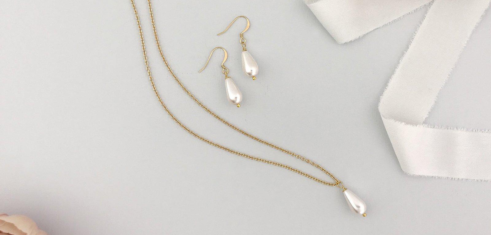 Pearl drop wedding necklace and earring set in gold - Hermie