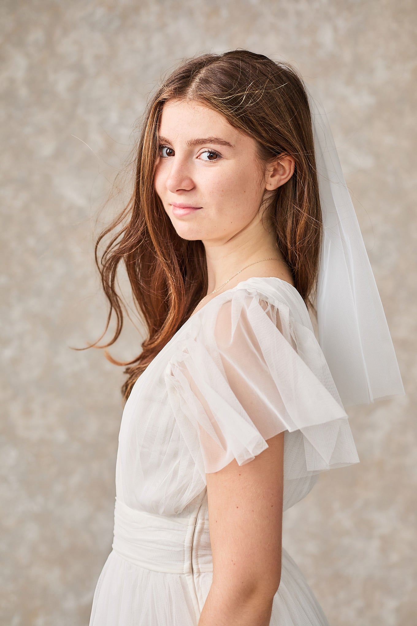 Shoulder length wedding veil