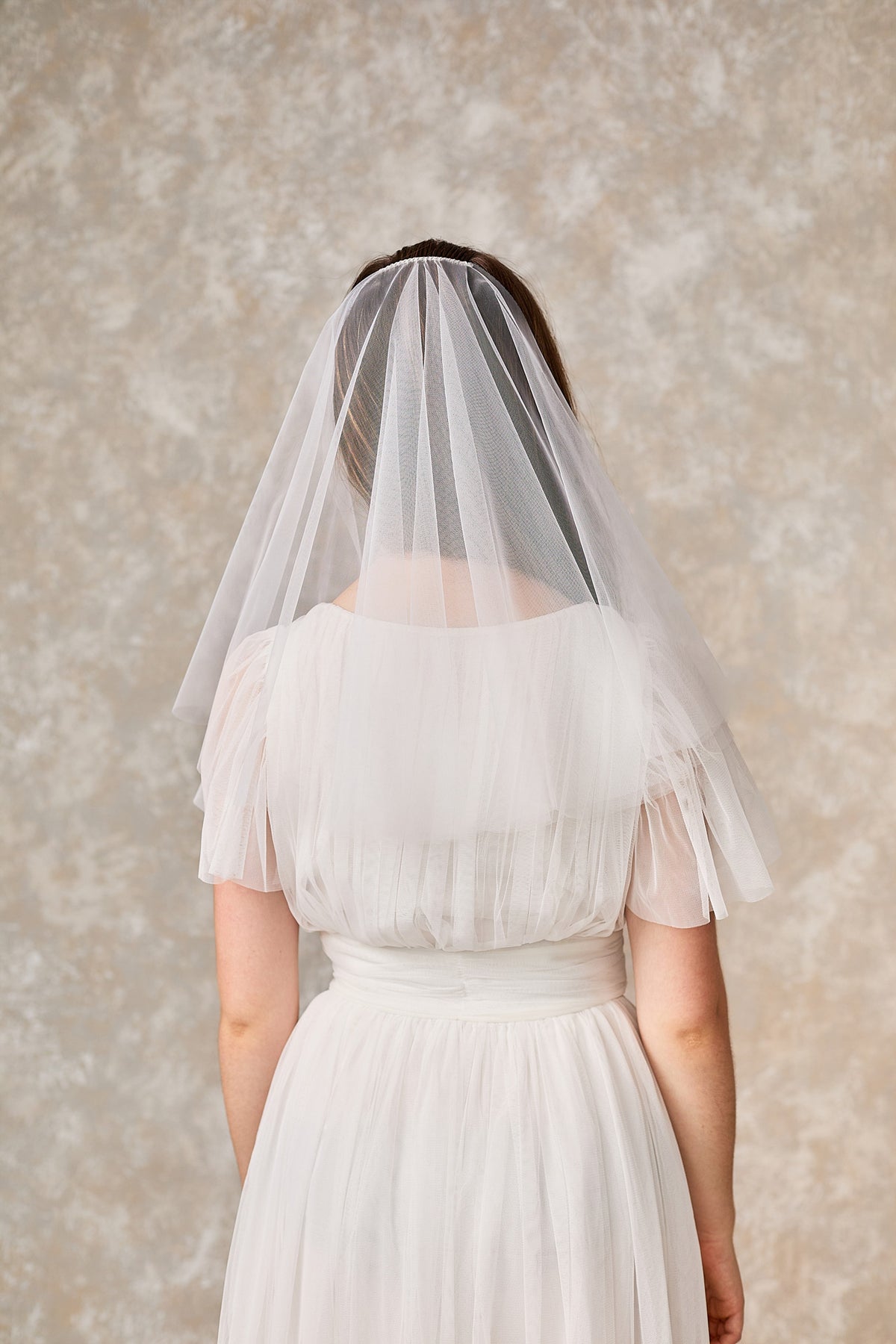 Shoulder length wedding veil